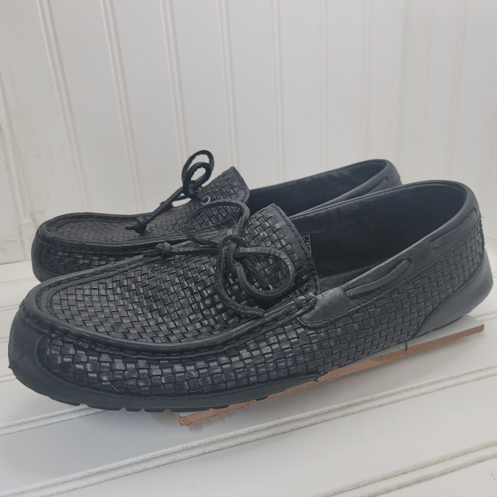 UGG Shoes Mens Size 11 Black Leather Woven Loafers Slip On Fur Lining 1007887